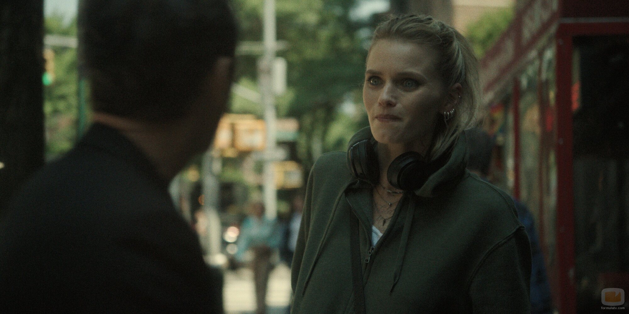 Abbey Lee en 'Basta de mierdas' de 'Black Rabbit'