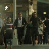 Jason Bateman y Jude Law en 1x08 titulado 'Isla de la alegría' de 'Black Rabbit'