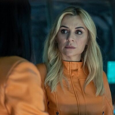 Miren Ibarguren en 1x01 'Volver del infierno' de 'El refugio atómico'