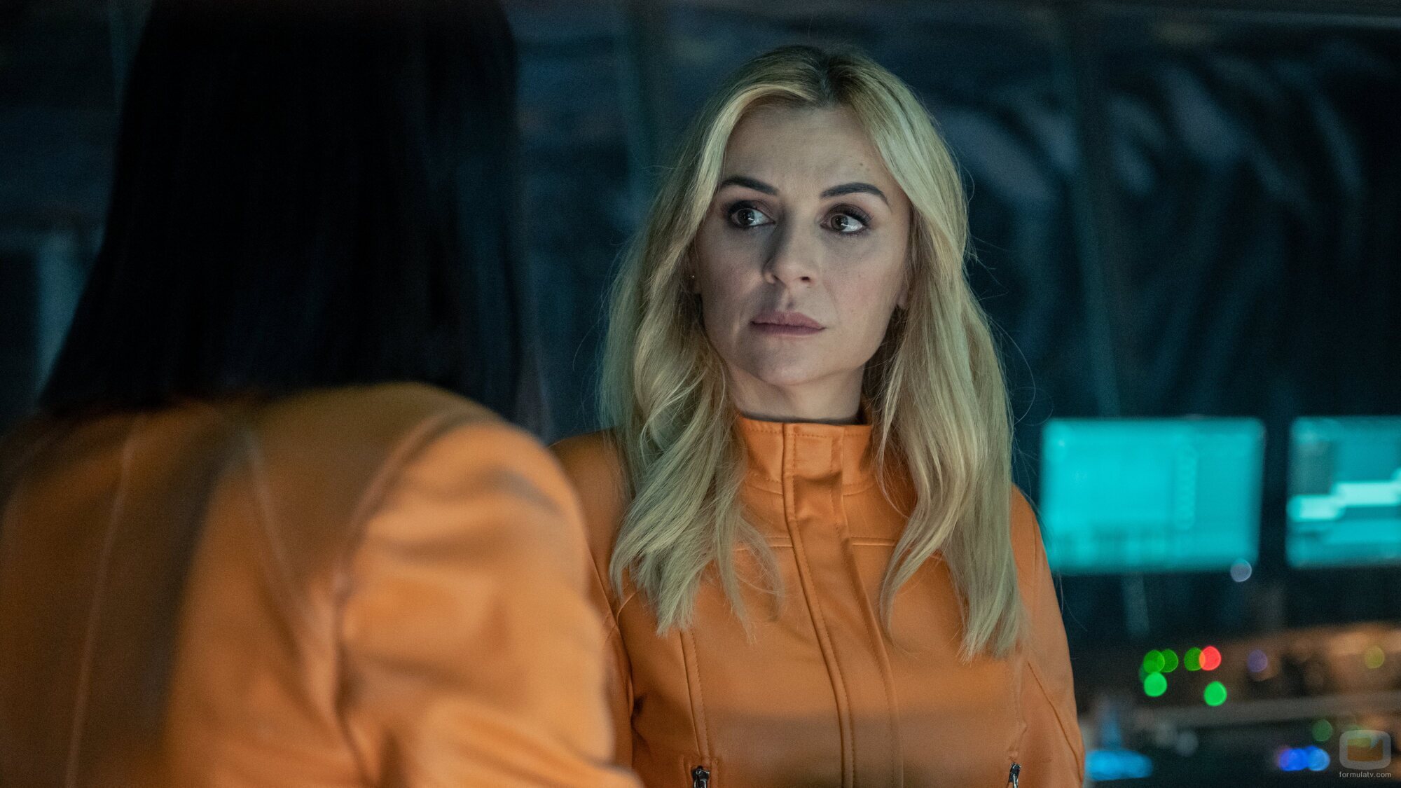 Miren Ibarguren en 1x01 'Volver del infierno' de 'El refugio atómico'