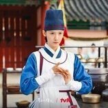 Im Yoon-ah en 1x01 titulado 'Primer plato: bibimbap con gochujang y mantequilla' de 'Bon appétit, majestad'