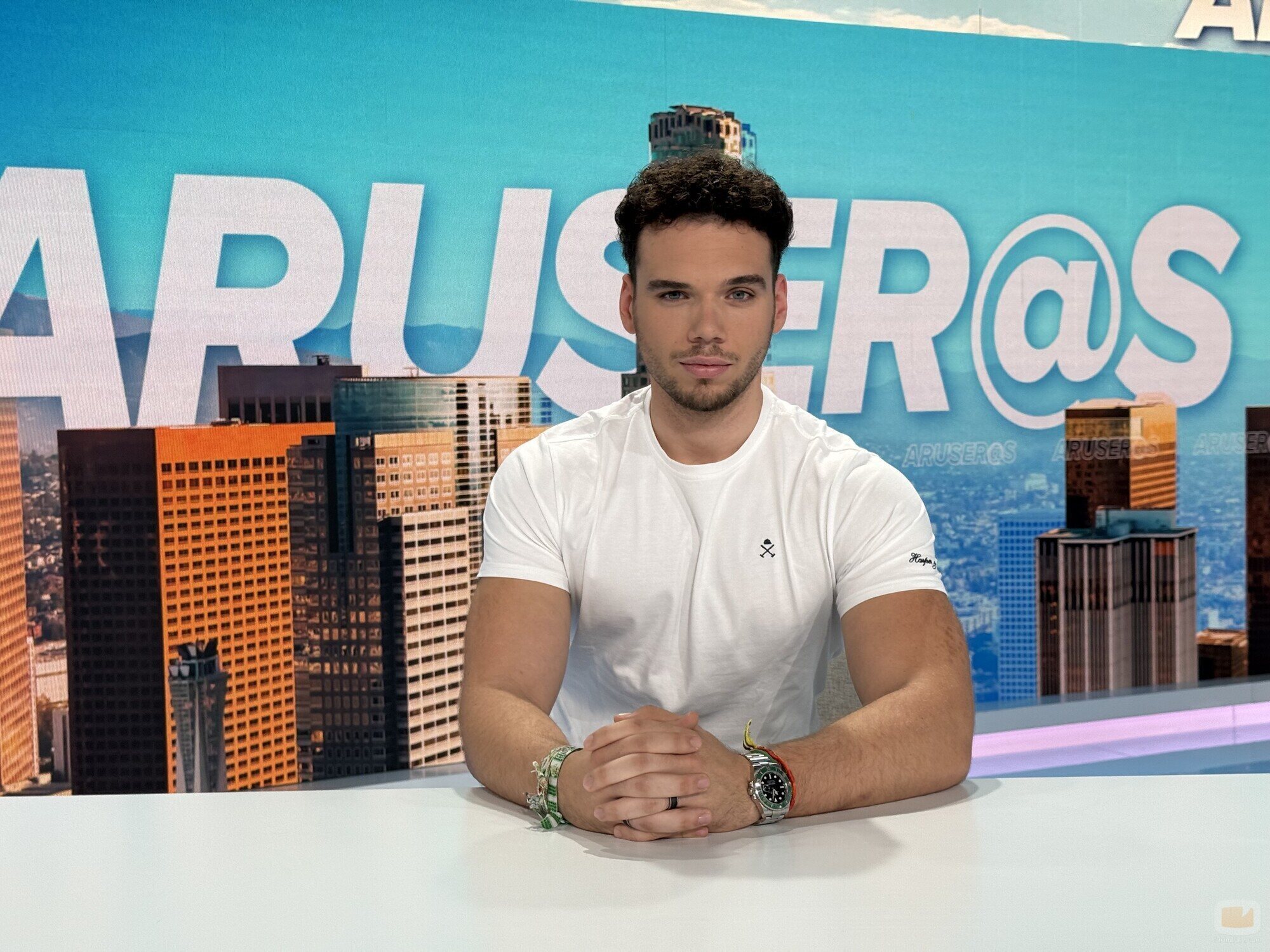 Hans Arús presentador de 'Aruser@s Weekend'