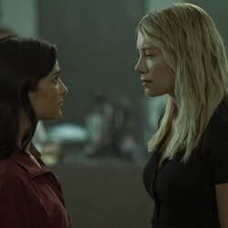 Sol Rodriguez y Jennifer Holland en 2x05 titulado 'Volver a la Sutura' de 'El Pacificador'