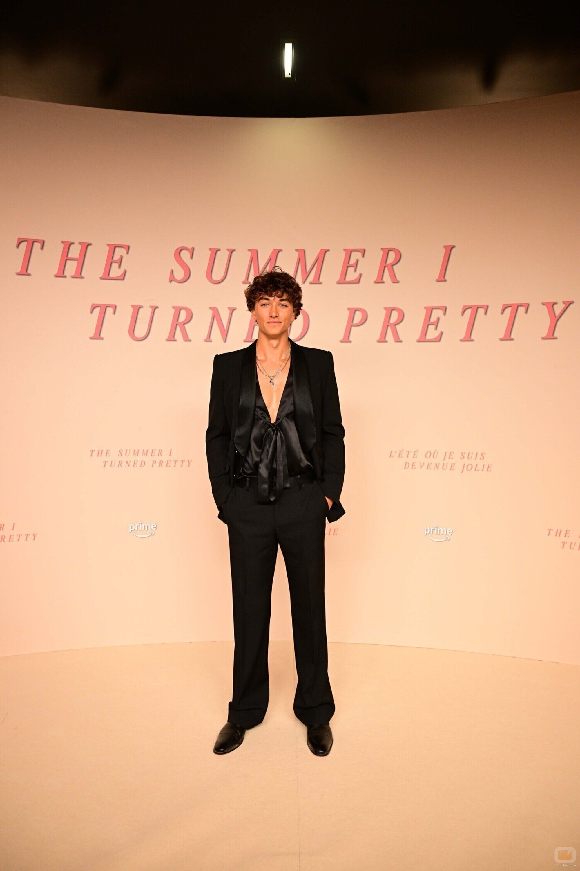 Gavin Casalegno en Première del final de 'El verano que me enamoré' en París