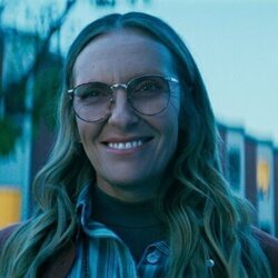 Toni Collette en 'Tall Pines' de 'Wayward'
