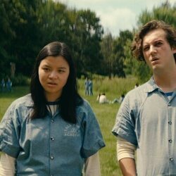 Sydney Topliffe y John Daniel en 'Madriguera' de 'Incontrolables'