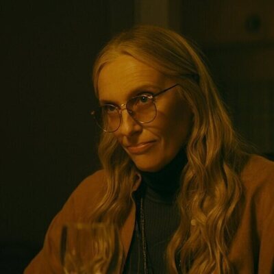 Toni Collette en Capítulo 2 titulado 'Madriguera' de 'Incontrolables'