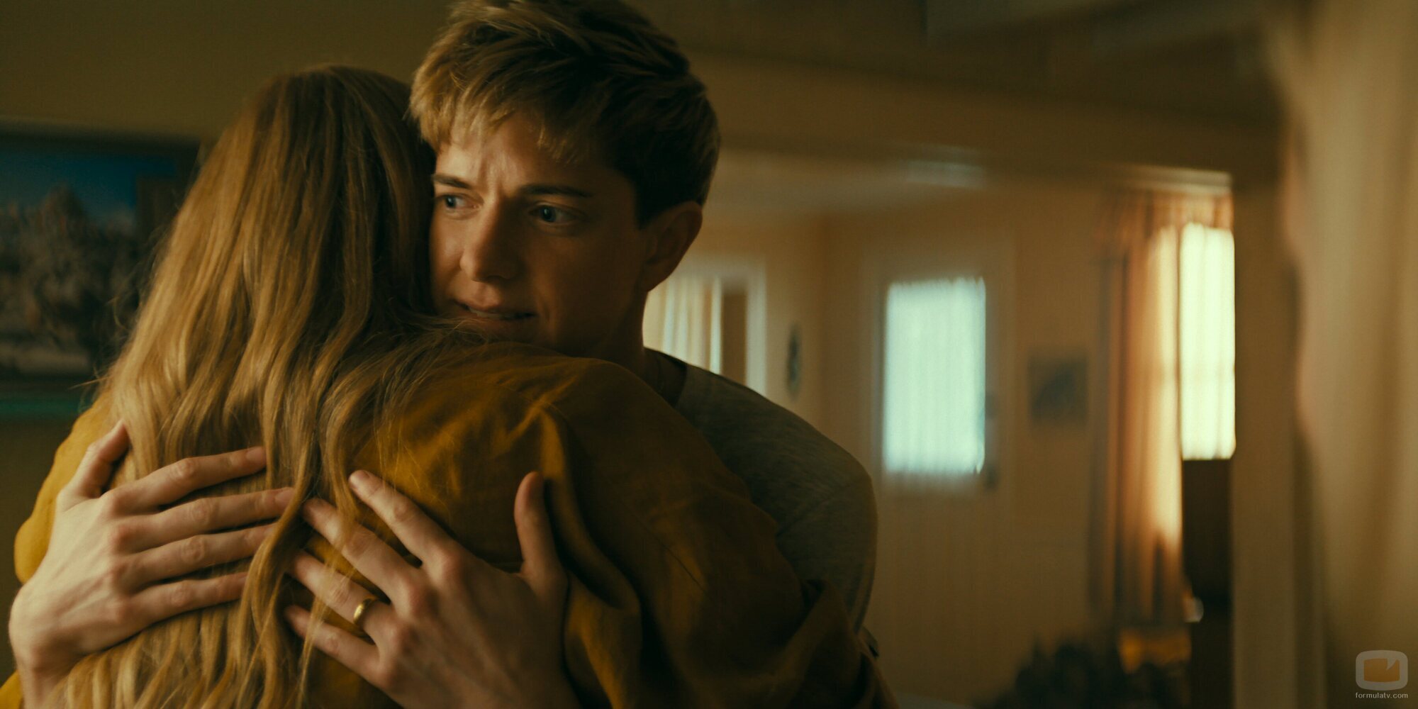 Mae Martin en 'Madriguera' de 'Incontrolables'