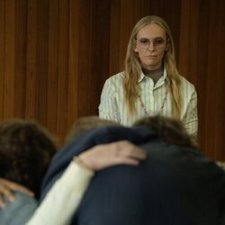 Toni Collette en la temporada 1 y el capítulo 03 de 'Incontrolables'