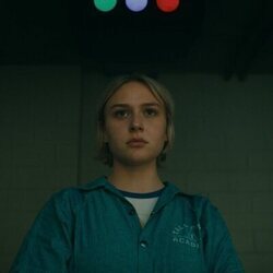 Alyvia Alyn Lind en Capítulo 3 titulado 'Salir' de 'Incontrolables'