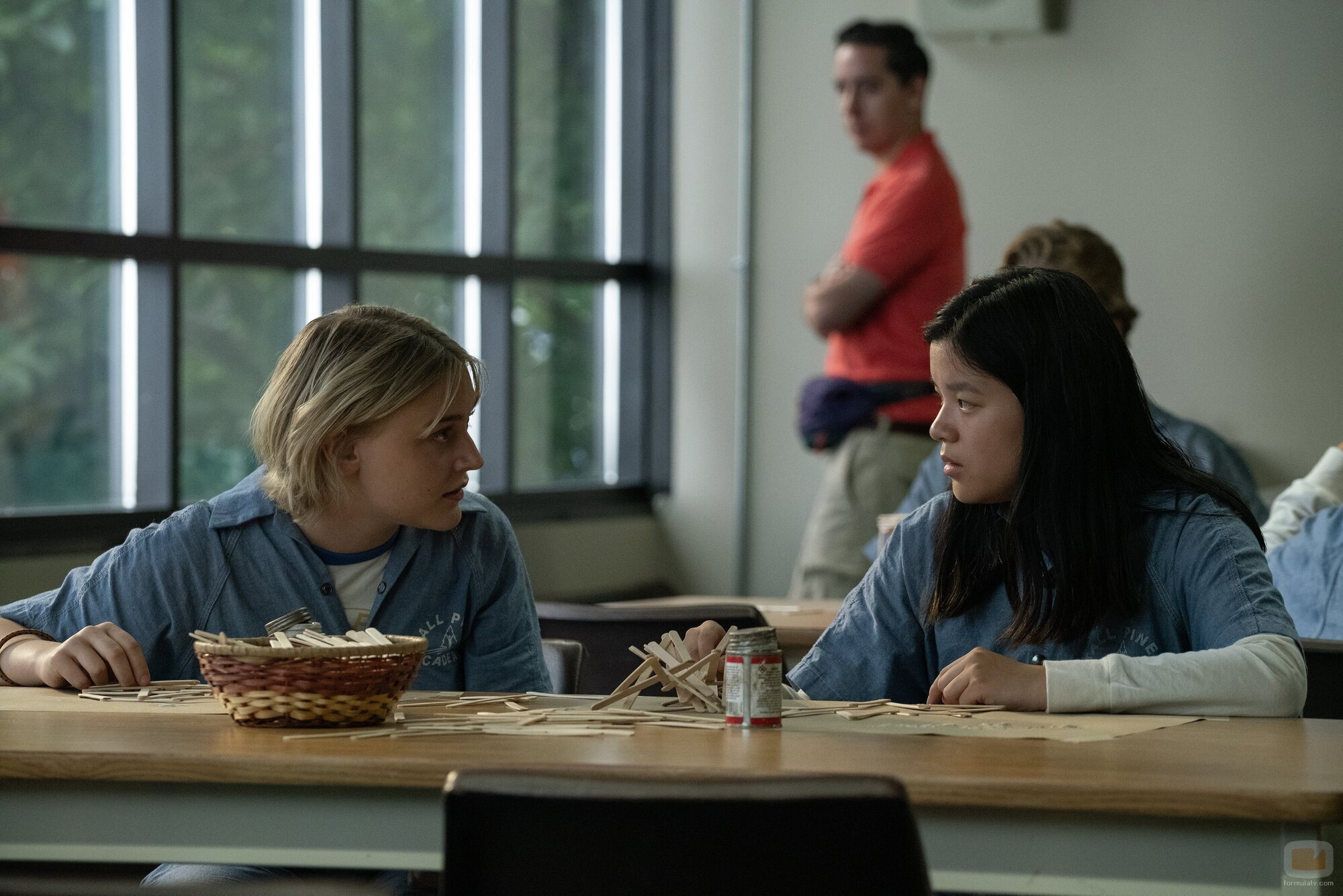 Alyvia Alyn Lind y Sydney Topliffe en el 1x03 de 'Incontrolables'