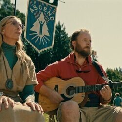 Toni Collette y Joshua Close en la temporada 1 y el capítulo 05 de 'Incontrolables'