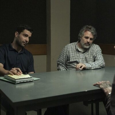 Fabien Frankel y Mark Ruffalo en la temporada 1 y el capítulo 03 de 'Task'