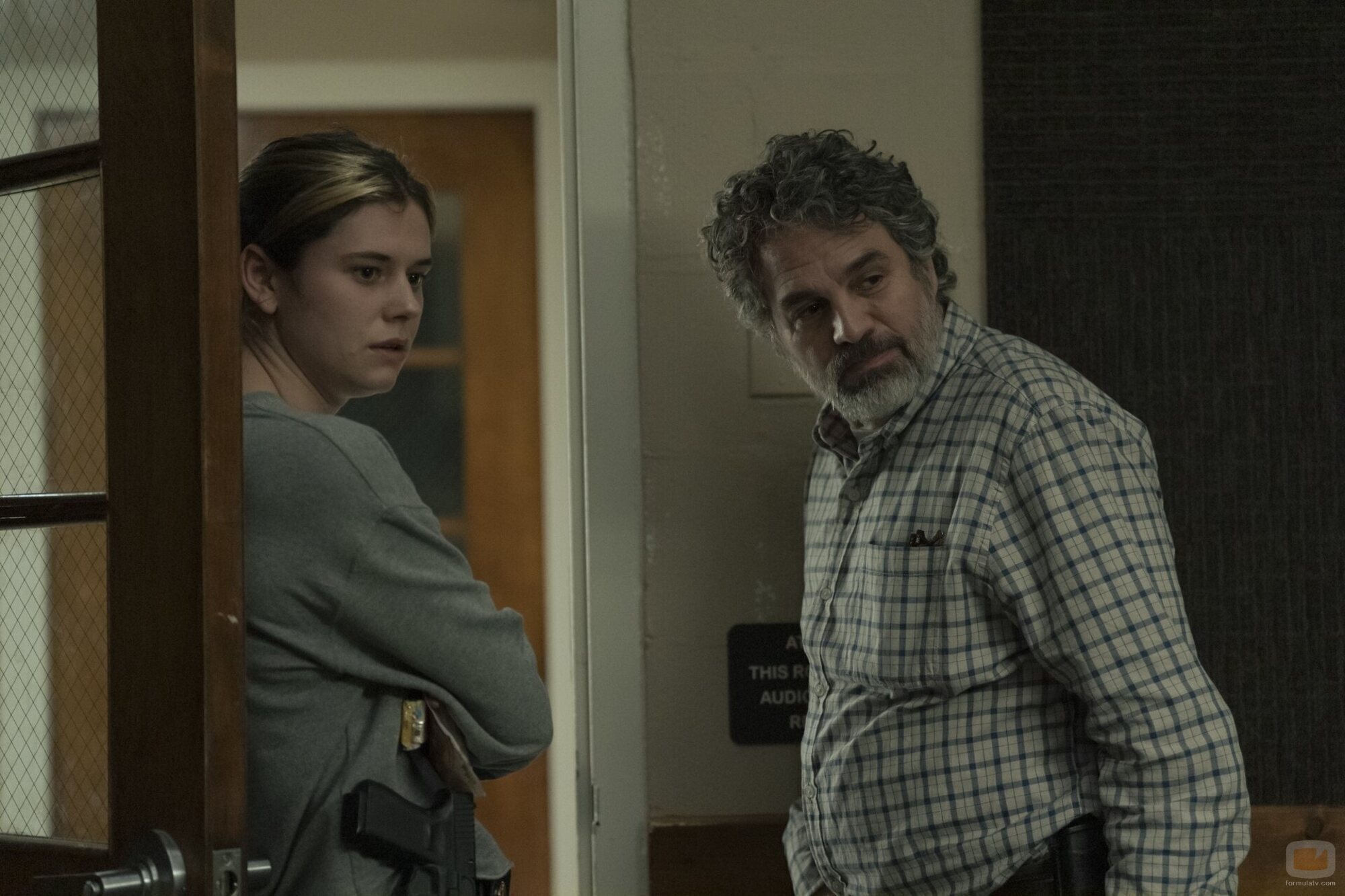 Mark Ruffalo y Alison Oliver en 1x03 'Nadie es Más Fuerte que el Perdón' de 'Task'