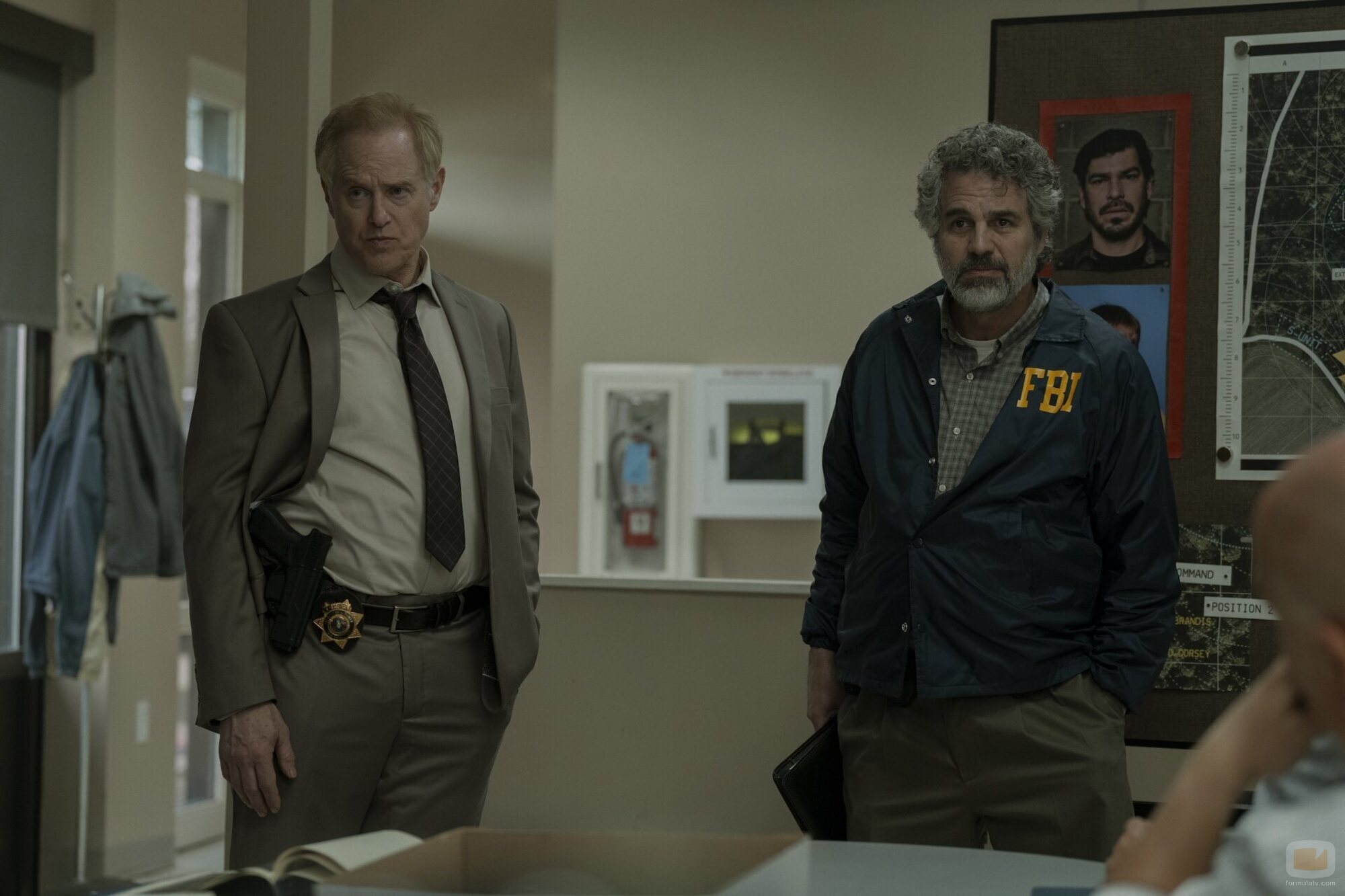 Mark Ruffalo y Raphael Sbarge en 1x04 'Todos los Caminos' de 'Task'