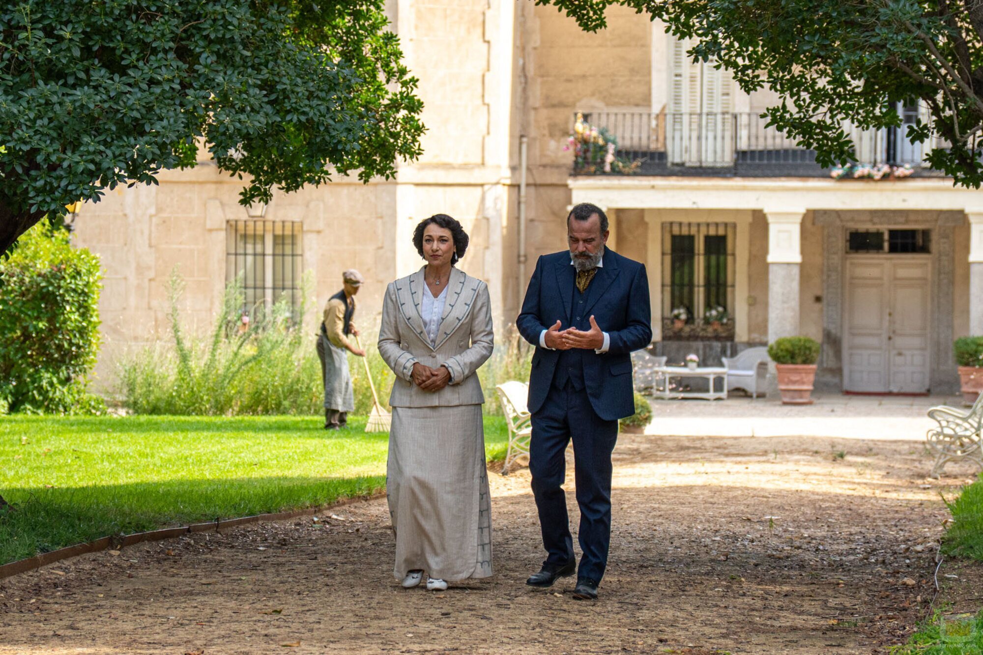 Isabel Serrano y Manuel Regueiro en el 4x195 de 'La Promessa'