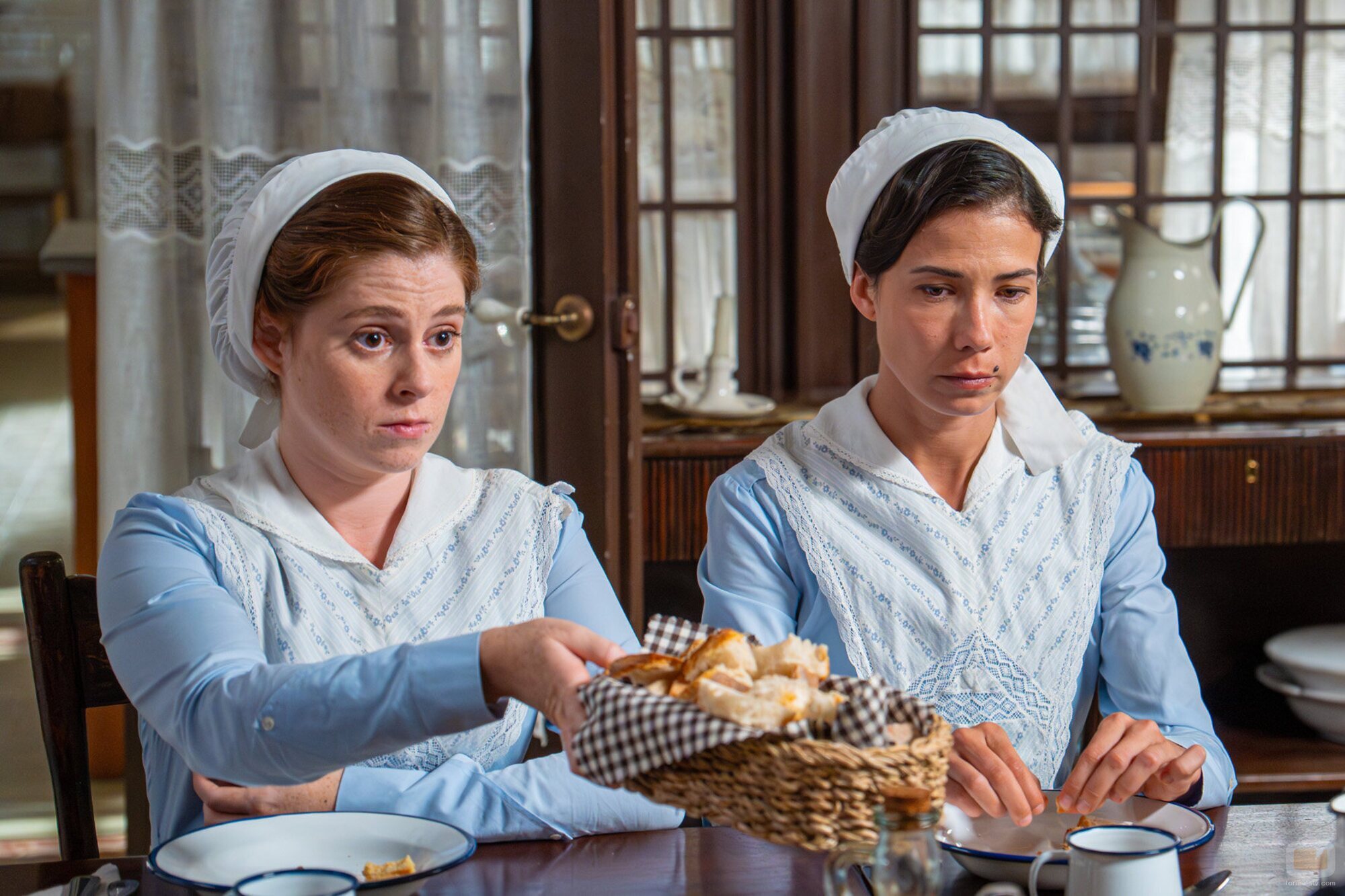 Andrea Del Río y Sara Molina en 4x198 'Viernes 3 de octubre de 2025' de 'La promesa'