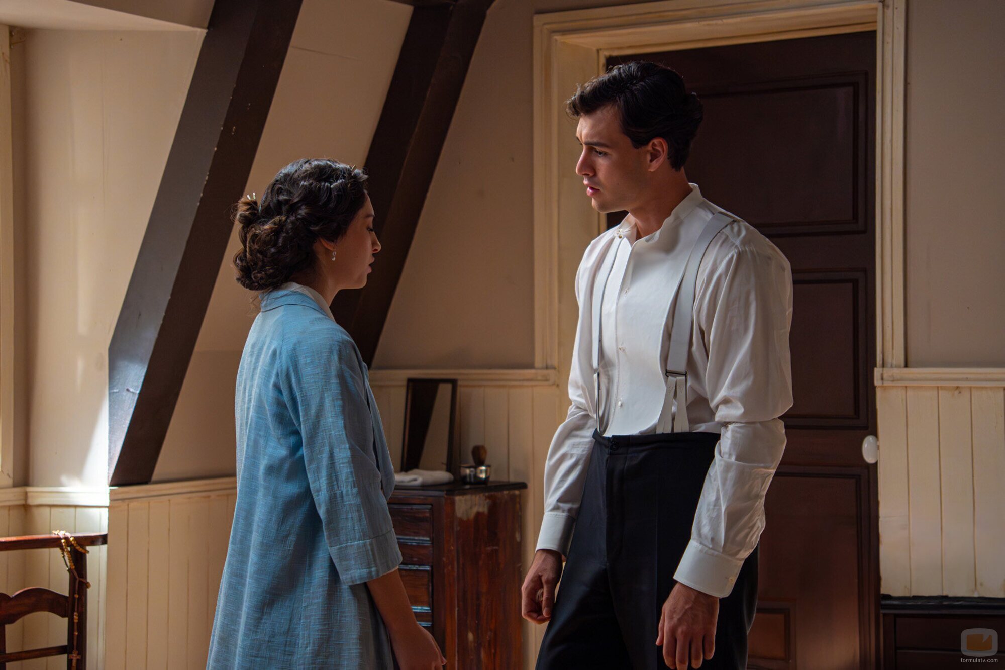 Xavi Lock y Marta Costa en Capítulo 198 titulado 'Viernes 3 de octubre de 2025' de 'La promesa'
