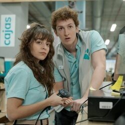 Luis Zahera y Fernando Fraga en el 1x01 de 'Animal salvaje'