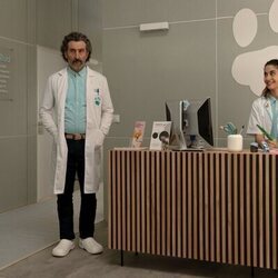 Luis Zahera y Raquel Nogueira en 'Sonrisa llama a sonrisa' de 'Animal'