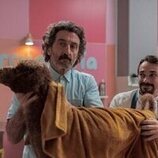 Adrián Viador y Luis Zahera en el 1x03 de 'Animal'