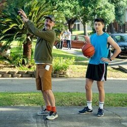 Escena de Liam Oh en 1x01 titulado 'The Pink Marine' de 'Reclutas'