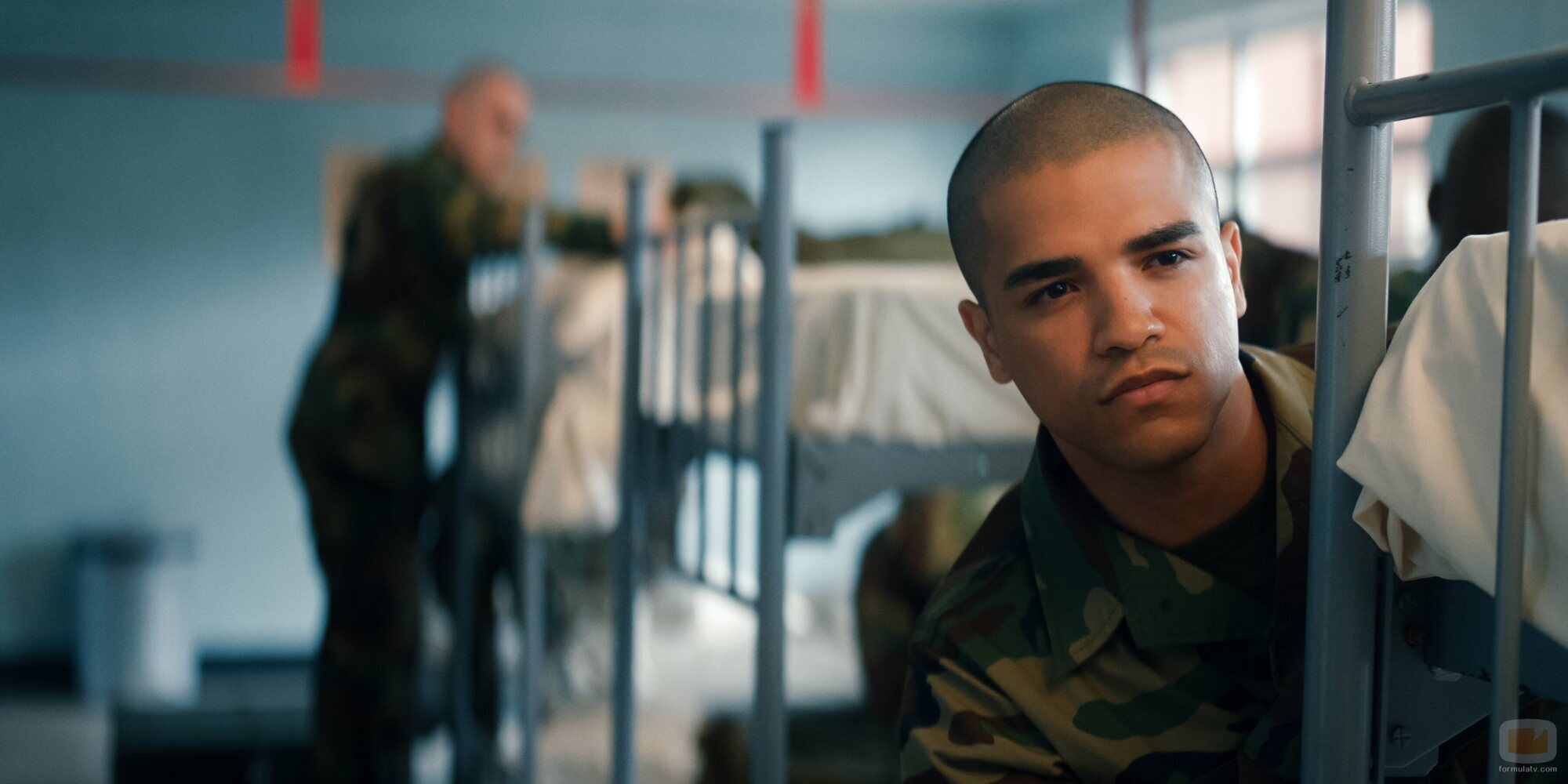 Johnathan Nieves en Capítulo 1 titulado 'The Pink Marine' de 'Reclutas'
