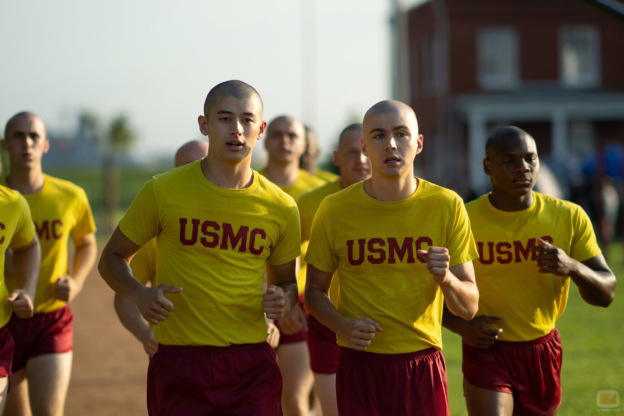 Miles Heizer y Liam Oh en Capítulo 2 titulado 'El sistema de amigos' de 'Reclutas'