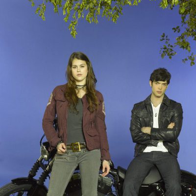Lindsey Shaw y Ethan Peck