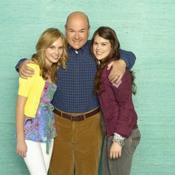 Larry Miller, Lindsey Shaw y Meaghan Jette Martin