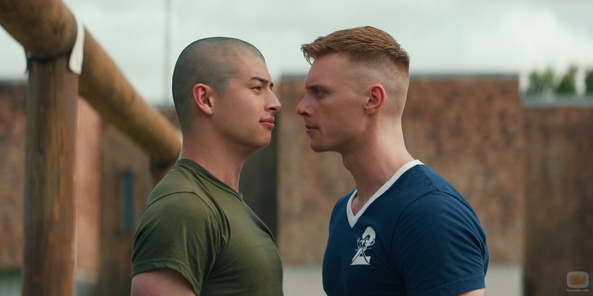 Liam Oh y Max Parker en Capítulo 2 titulado 'El sistema de amigos' de 'Reclutas'