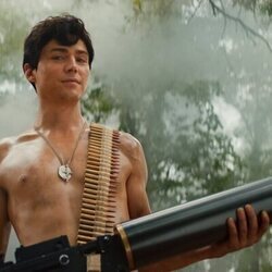 Miles Heizer en el 1x03 de 'Reclutas'