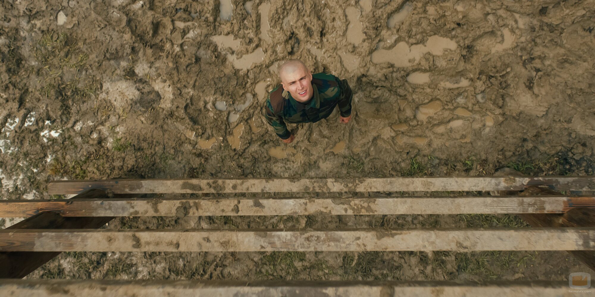 Miles Heizer en 1x03 titulado 'El circuito de la confianza' de 'Reclutas'