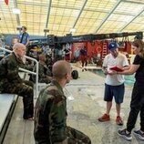 Liam Oh y Rico Paris en Capítulo 4 titulado 'Nadar o hundirse' de 'Reclutas'