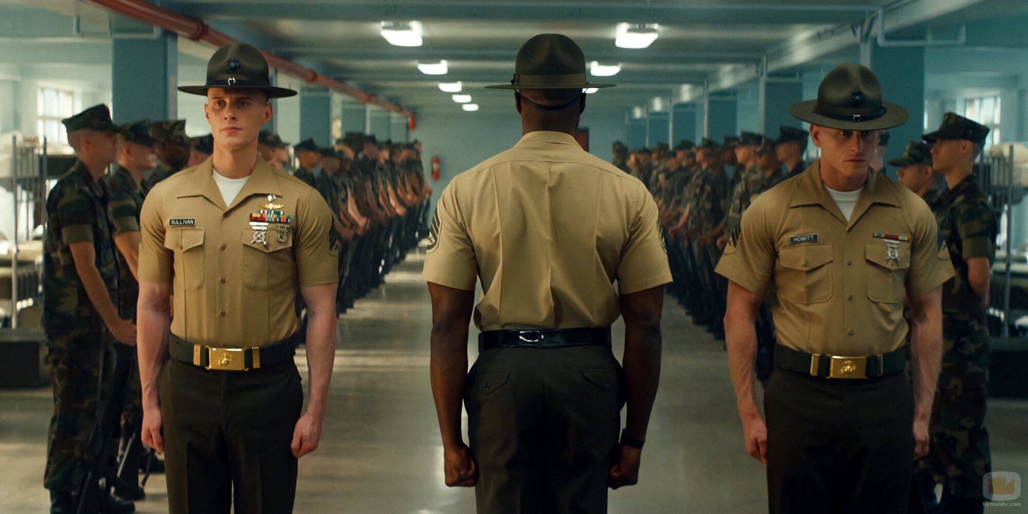 Nicholas Logan y Max Parker en la temporada 1 y el capítulo 04 de 'Reclutas'