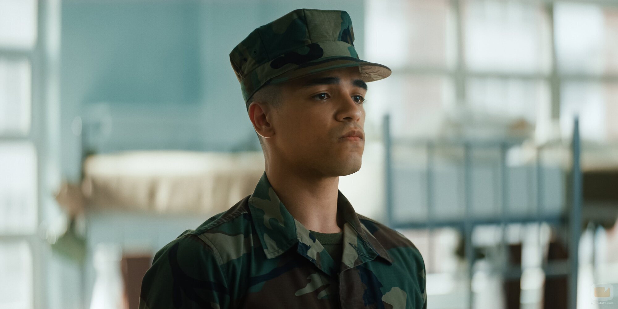 Johnathan Nieves en 'Nadar o hundirse' de 'Boots'