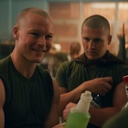 Kieron Moore en 1x06 'Lo que nos pesa' de 'Reclutas'