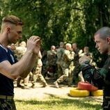 Max Parker y Jack Cameron Kay en la temporada 1 y el capítulo 07 de 'Reclutas'