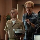 Miles Heizer en el 1x08 de 'Reclutas'