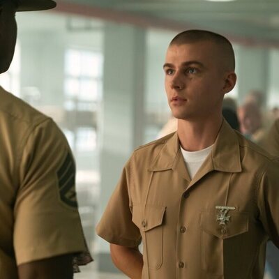 Miles Heizer en 1x08 'La prueba de fuego' de 'Reclutas'