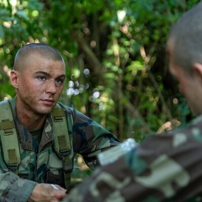 Miles Heizer en Capítulo 8 titulado 'La prueba de fuego' de 'Reclutas'