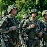 Kieron Moore y Brandon Tyler Moore en el 1x08 de 'Reclutas'