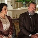 Isabel Serrano y Manuel Regueiro en el 4x205 de 'La Promesa'