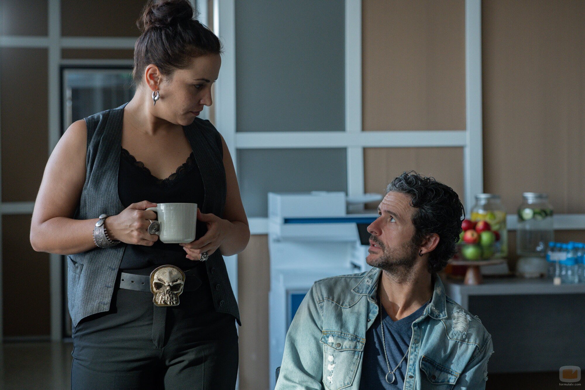 Diego Martín y Marta Megías en el 1x01 de 'Sin gluten'