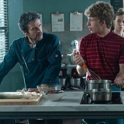 Diego Martín y Tadeo Masó en 'Arroz mar y montaña con sepia, secreto ibérico y piparras' de 'Sin gluten'