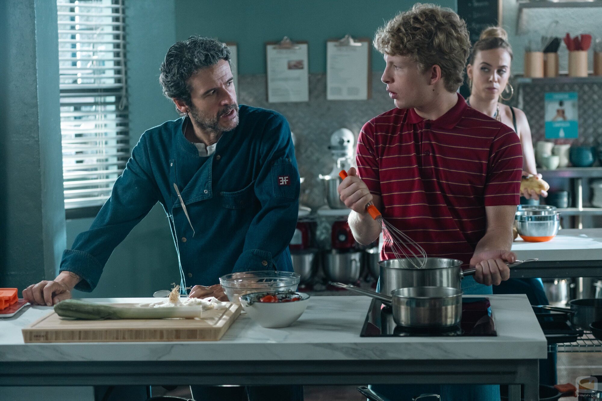 Diego Martín y Tadeo Masó en 'Arroz mar y montaña con sepia, secreto ibérico y piparras' de 'Sin gluten'