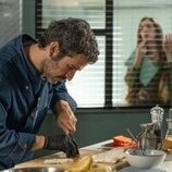 Diego Martín en 1x02 'Arroz mar y montaña con sepia, secreto ibérico y piparras' de 'Sin gluten'