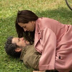 Diego Martín y Alicia Rubio en la temporada 1 y el capítulo 02 de 'Sin gluten'