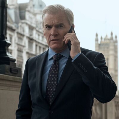 Richard Dillane en la temporada 3 y el capítulo 01 de 'La diplomática'