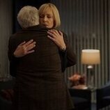 Allison Janney en el 3x01 de 'La diplomática'